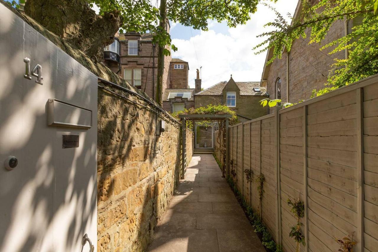 Altido Main Door Entrance Private Courtyard Apartment On The Park Edinburgh Exterior foto